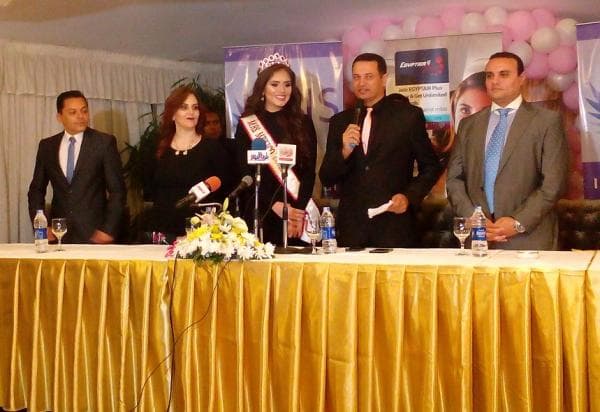 ملكة جمال المكسيك تبدأ حملة لتنشيط السياحة المصرية وسط الآثار والشواطئ