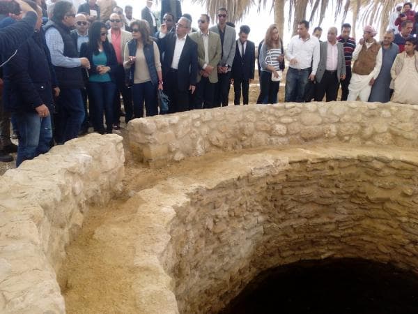 وزير الآثار يعلن وضع عيون موسى في سيناء على خريطة السياحة الدينية بعد تطويرها