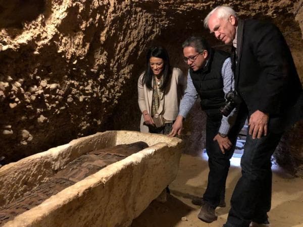 بالصور.. العناني يعلن عن كشف أثري جديد بمنطقة تونا الجبل بالمنيا والأول في 2019