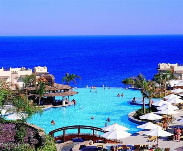 مصر للطيران تشغل 253 رحلة داخلية في أجازة عيد الفطر.. ولشرم الشيخ النصيب الأكبر