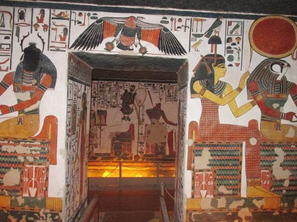موافقة الآثار على زيادة الحد الأقصى لزائري نفرتاري إلى 250 سائحا يوميا