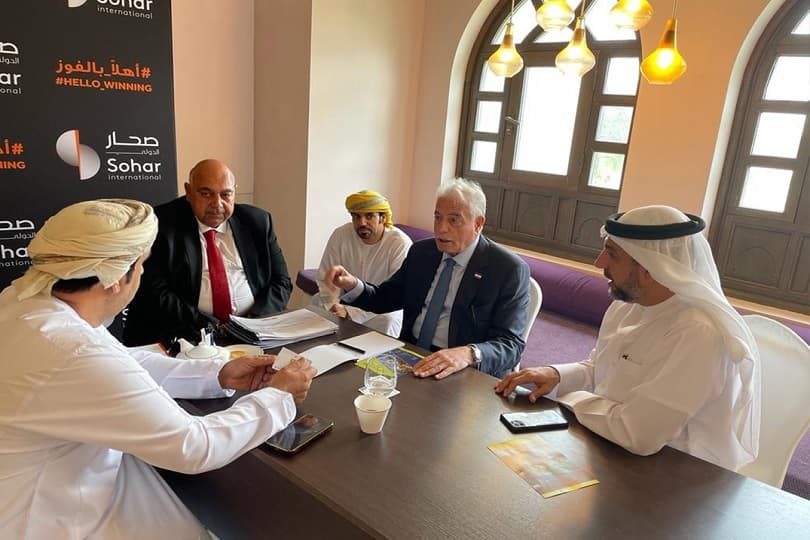 محافظ جنوب سيناء يبحث إقامة مشروعات سياحية وترفيهية بشرم الشيخ قبل مؤتمر تغير المناخ