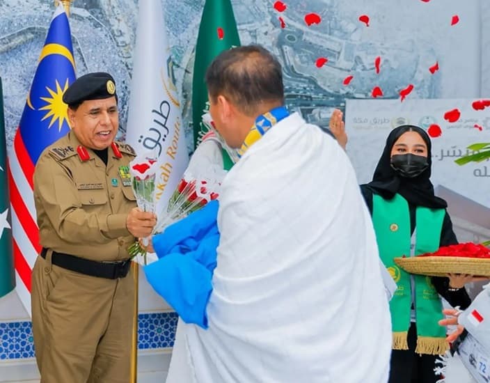 مبادرة "طريق مكة" تخدم 388 ألف حاج عبر 10 دول و1227 رحلة طيران بموسم الحج 1447هـ