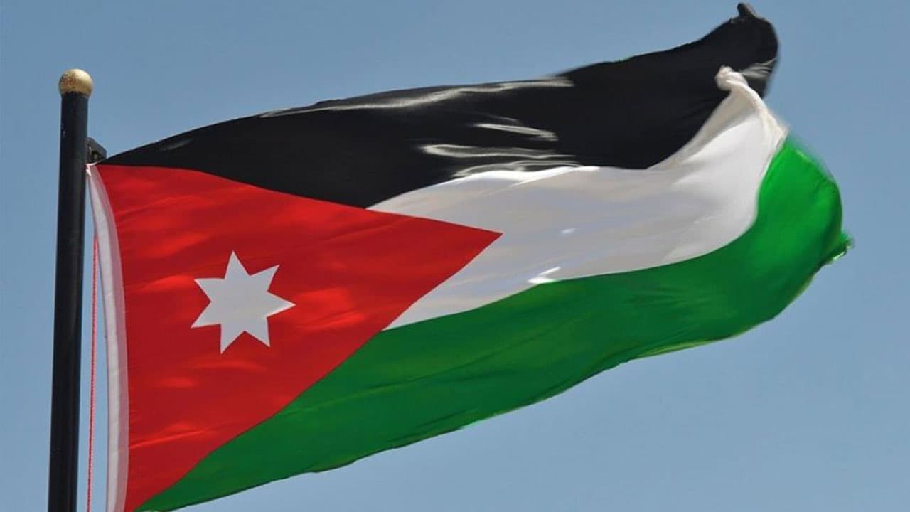 الأردن تقرر تعليق جميع الرحلات الجوية وغلق المعابر الحدودية بسبب كورونا