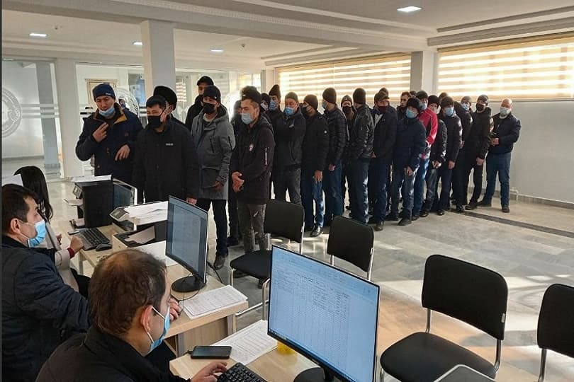 روسيا تفرض قواعد جديدة لإقامة المهاجرين الأجانب اعتبارا من 29 ديسمبر