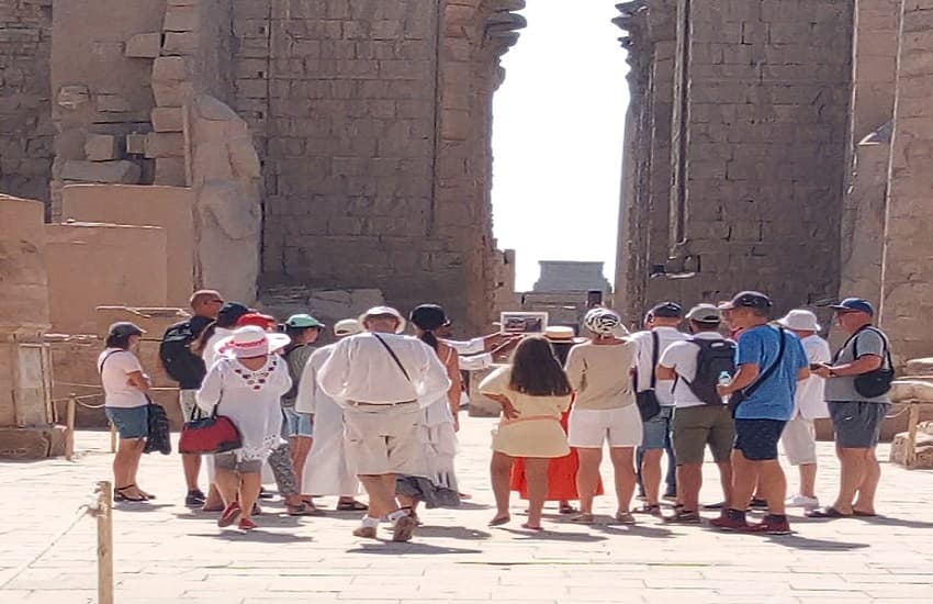 "الكرنك" يستقبل أولى الأفواج القادمة من الغردقة في أول أيام عودة السياحة الثقافية للأقصر