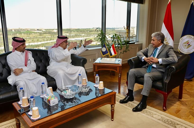 وزير السياحة يبحث مع رئيس طيران ناس السعودية التعاون في جذب مزيد من الحركة السياحية لمصر.. تفاصيل
