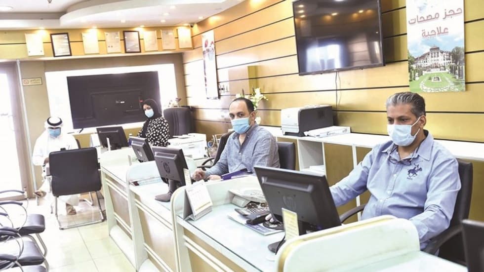 الكويت تلزم شركات السياحة والطيران برد قيمة تذاكر السفر وحجوزات الفنادق الملغاة من 14 مارس