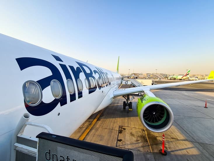 "AirBaltic" تشغل 4 رحلات أسبوعية بين ريجا عاصمة لاتفيا ومطار دبي الدولي