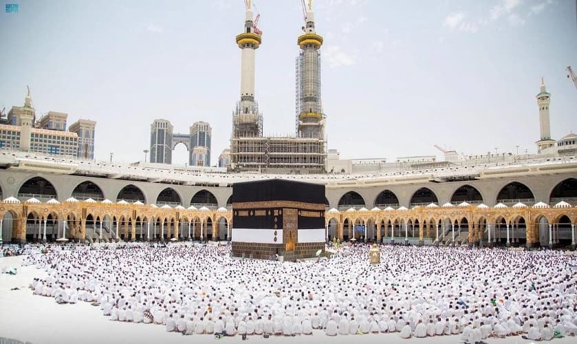 "الحج" السعودية تفتح التسجيل لموسم الحج 1445هــ-2024م للمواطنين والمقيمين.. بالشروط