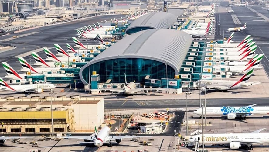 الإمارات تسجل 960 طائرة تشغل 4800 رحلة أسبوعيا إلى 304 مطارات دولية