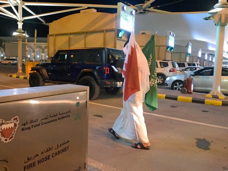 السعودية تطلق النسخة المطورة من خدمة "أبشر سفر" للمسافرين عبر جسر الملك فهد.. بالخطوات