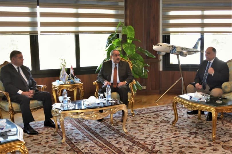 وزيرا الطيران وقطاع الأعمال يبحثان إقامة مشروع فندقي بأرض "رأس جميلة" بشرم الشيخ