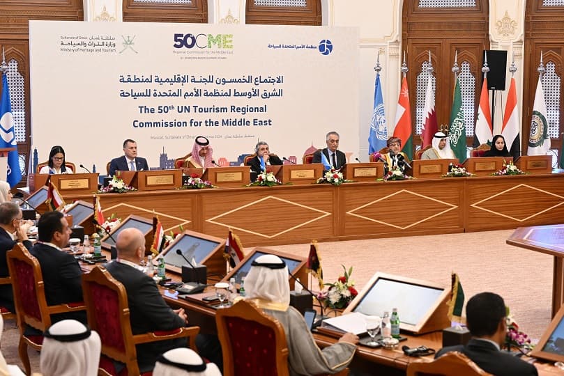 وزير السياحة يشارك باجتماع لجنة الشرق الأوسط بمنظمة الأمم المتحدة للسياحة بسلطنة عمان