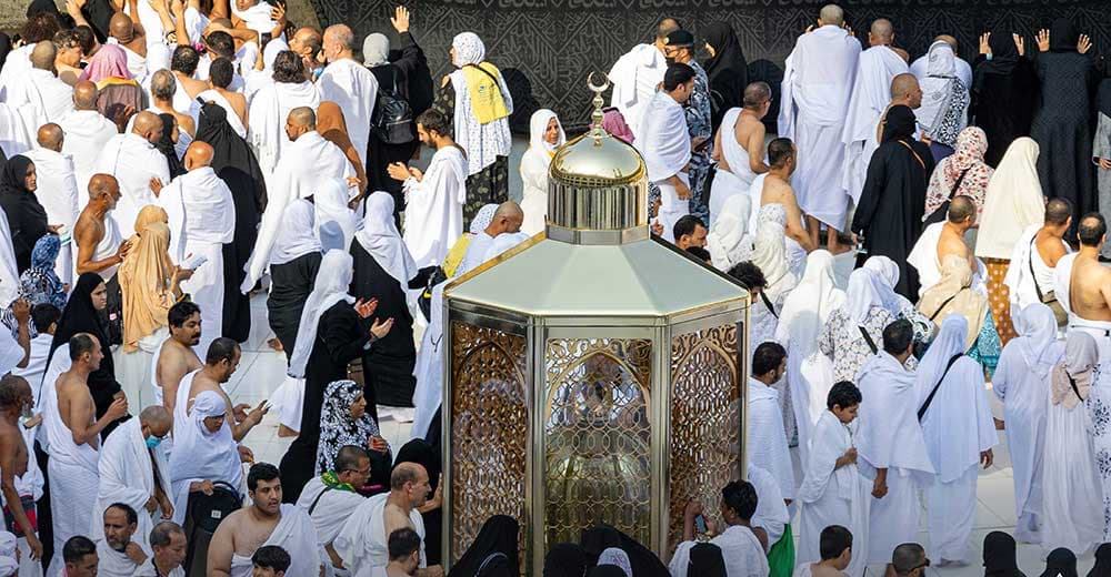 انطلاق موسم عمرة 1444هـ بوصول المعتمرين المصريين للأراضي المقدسة
