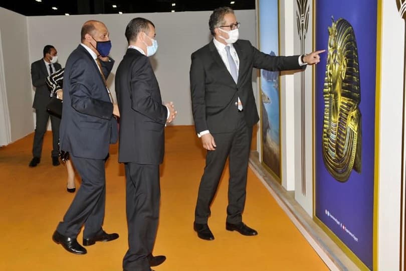 العناني يتفقد الجناح المصري المشارك في معرض IFTM TOP RESA السياحي بفرنسا