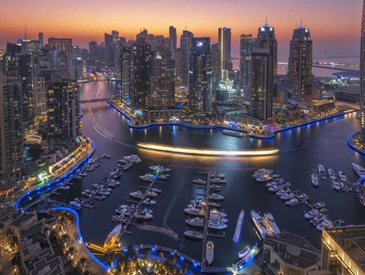 دبي تؤجل رسوم الفنادق 3 شهور بدءا من أبريل الجاري ضمن حزمة تسهيلات بقيمة مليار درهم.. تفاصيل