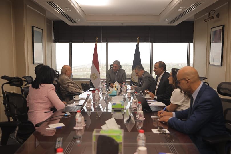 فتحي يستعرض خطة تطوير الخدمات السياحية والعمرانية بنقاط مسار رحلة العائلة المقدسة في مصر