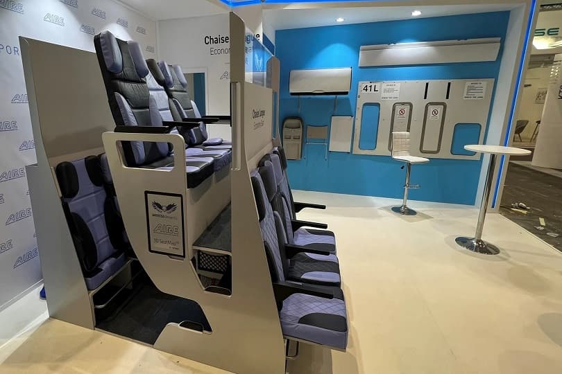 تصميم لمقاعد سياحية من طبقتين داخل طائرة.. صور