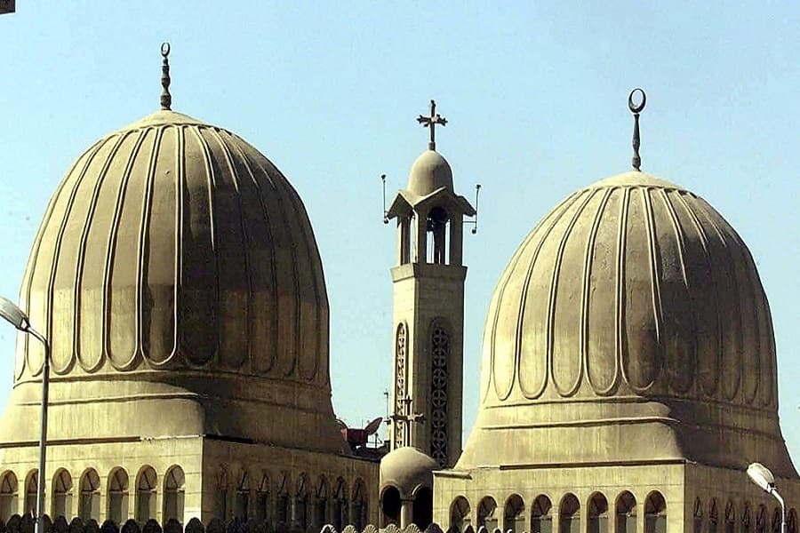 مدبولي: فتح دور العبادة السبت المقبل واستمرار تعليق صلاة الجمعة وقداس الأحد