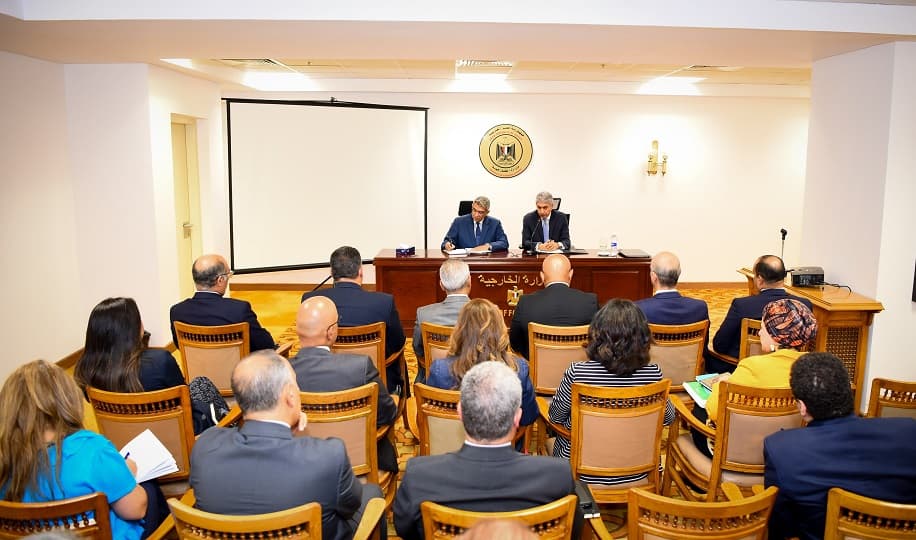 وزير السياحة والآثار يلتقي 30 سفيرا وقنصلا مصريا قبل سفرهم لتمثيل مصر بالخارج