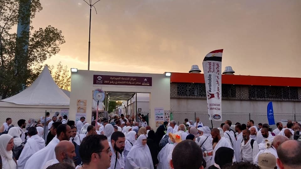 السياحة: تصعيد 25223 حاجا من حجاج السياحة بموسم حج 1445هـ.. ويقيمون الآن بالمزدلفة (صور)