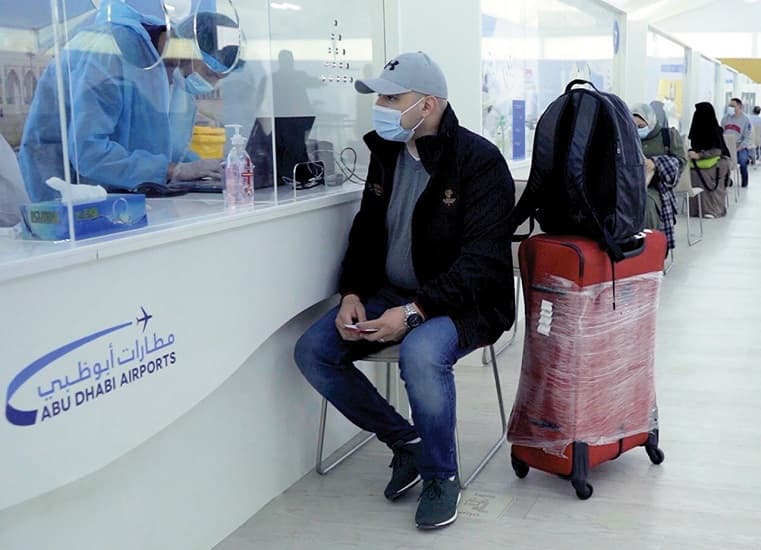 أبوظبي تحدث إجراءات السفر الخاصة بالحاصلين على لقاح كورونا بدءا من اليوم