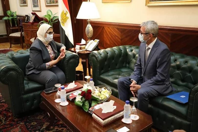 "الصحة": 525 ألف جرعة لقاح "أسترازينيكا" تصل مصر اليوم دعما من رومانيا
