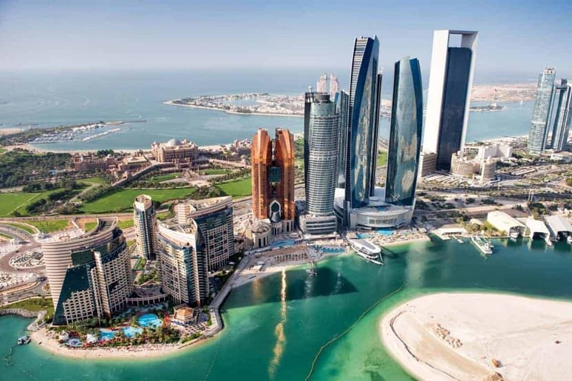أبوظبي تدخل في حظر تجول جديد لمدة أسبوع بدءا من غد الثلاثاء