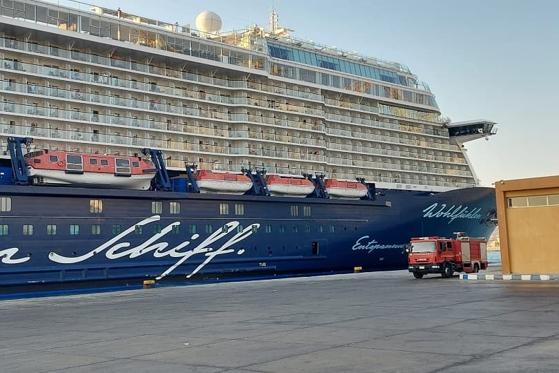 ميناء سفاجا يستقبل السفينة السياحية "Mein Schiff 6" وعلى متنها 3094 سائحا وطاقما