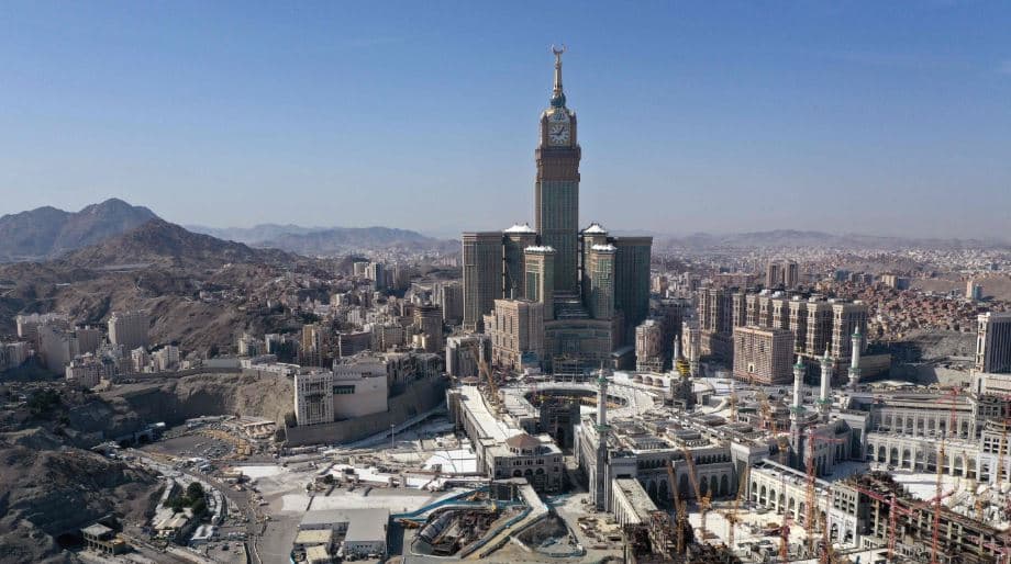 السعودية تعدل مواعيد حظر التجوال خلال شهر رمضان