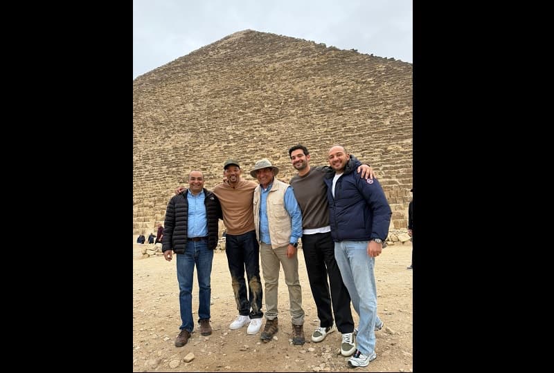 الممثل العالمي ويل سميث يزور أهرامات الجيزة خلال إجازته في مصر