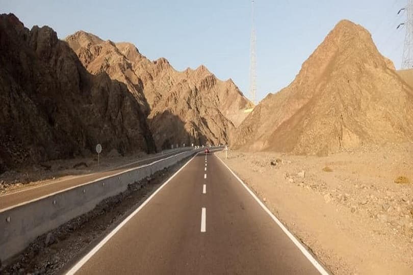 طريق "شرم الشيخ- دهب" يستعيد حركة المرور كاملة بطول 80 كم بعد الانتهاء من إصلاحه