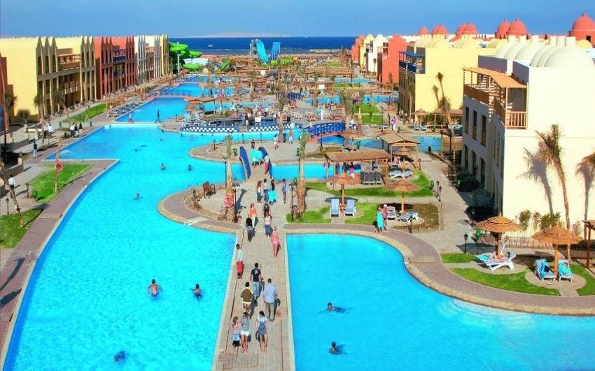 كاربيرد: عودة قوية للسياحة الداخلية أونلاين.. و66% من السائحين عالميا يخططون لرحلاتهم عبر الإنترنت