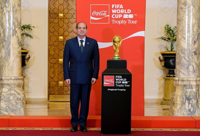 الرئيس السيسي يستقبل وفد الفيفا: اختيار مصر المحطة الثانية لجولة كأس العالم فرصة لتعزيز السياحة الرياضية