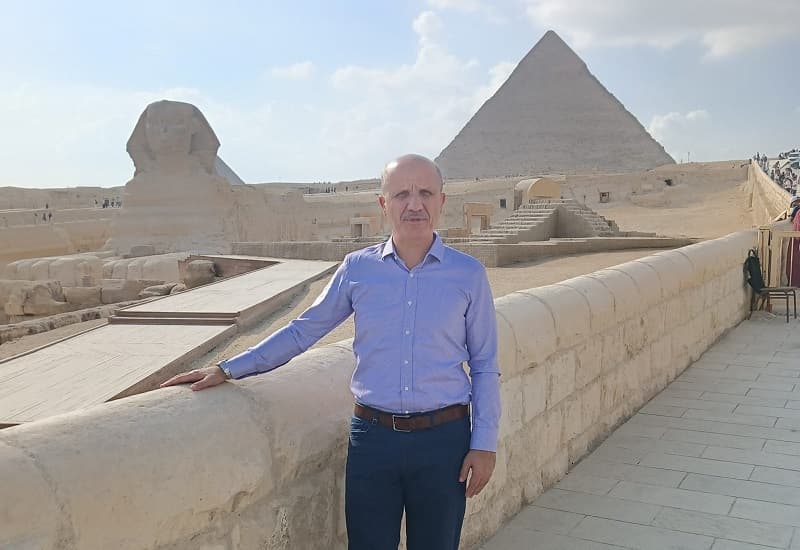 أهرامات الجيزة تستقبل وزير التعليم العالي التركي على هامش زيارته الرسمية لمصر.. بالصور