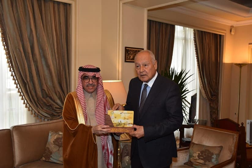 منظمة السياحة العربية تعلن عن بطاقة السائح العربي الائتمانية بالتعاون مع "فيزا" العالمية