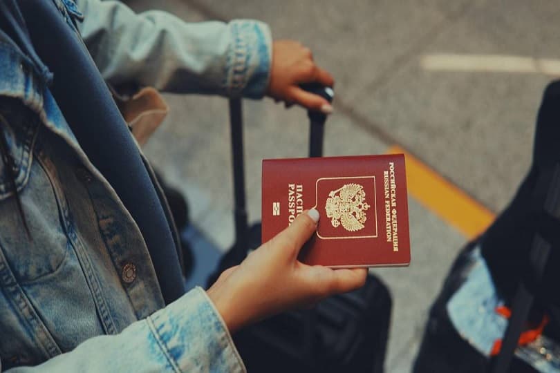دول البلطيق وبولندا توقف إصدار تأشيرات شنجن وتحظر السياح الروس بداية من 19 سبتمبر