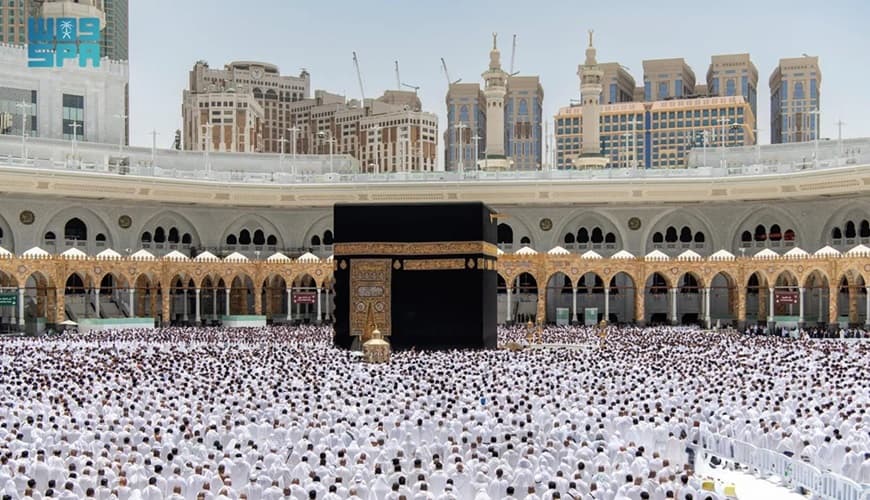 "شئون الحرمين": 60 مليون زائر للمسجدين الحرام والنبوي و7.9 مليون معتمر خلال محرم 1447هـ