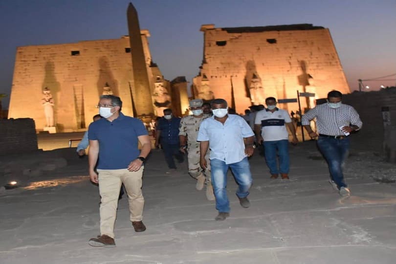 العناني يتفقد طريق الكباش ومعبد الأقصر ويوجه بتحديث نظام الإضاءة ووضع لوحات إرشادية