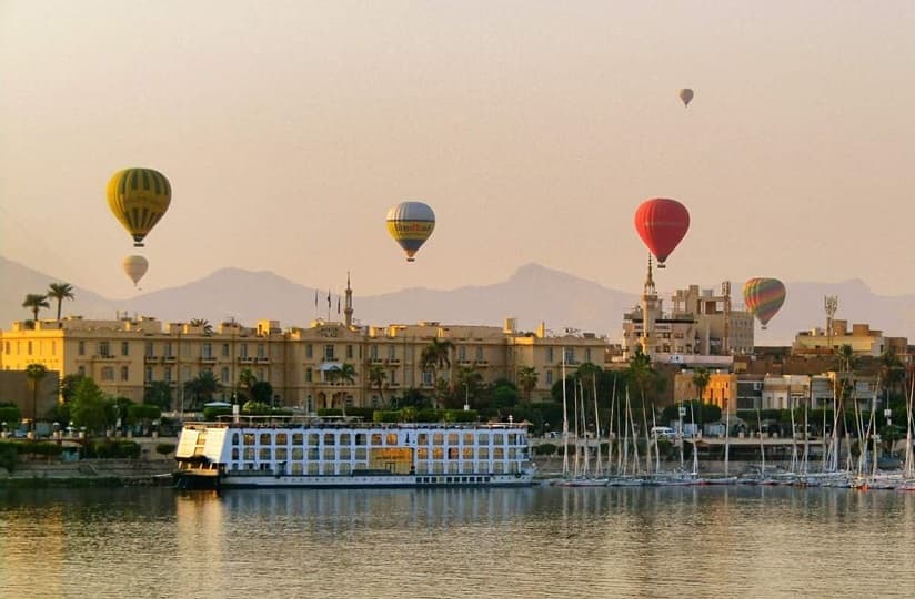 سلطة الطيران المدني تقرر استئناف رحلات البالون الطائر بالأقصر اعتبارا من اليوم
