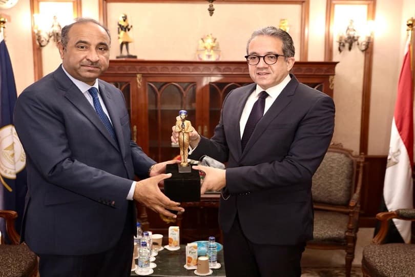 العراق يبحث الاستفادة من خبرة مصر في مجال المتاحف استعدادا لبناء متحف جديد