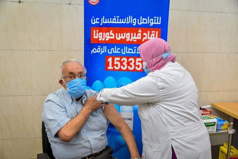 الصحة: تطعيم 1141 مواطنا من الفئات المستحقة بـ"لقاح كورونا" في اليوم الأول