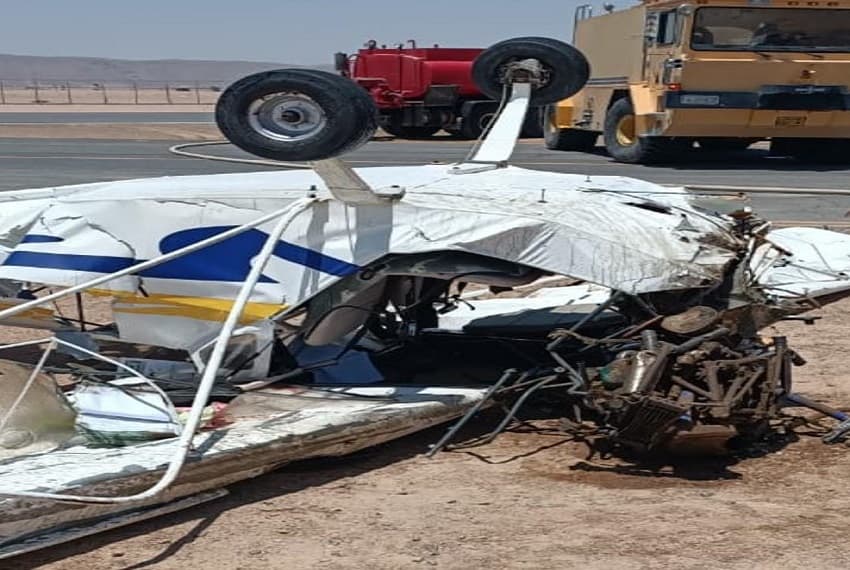 تحطم طائرة بمطار الجونة ومصرع قائديها.. ووزير الطيران يفتح التحقيق في الحادث