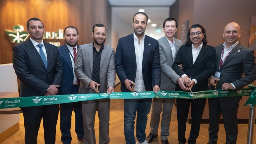 الخطوط السعودية تفتتح صالتها الجديدة في مطار هيثرو بلندن