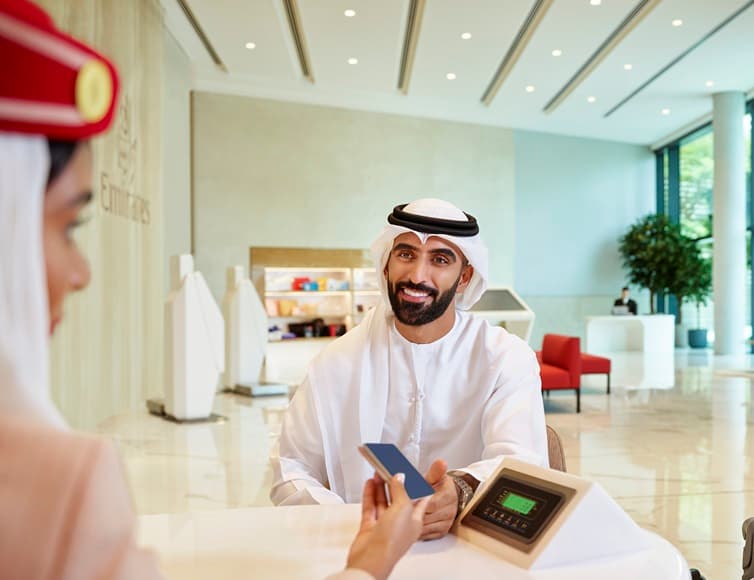 طيران الإمارات تتوقع 300 ألف مسافر في الفترة من 19 إلى 21 أبريل.. تقديم نصائح للمسافرين