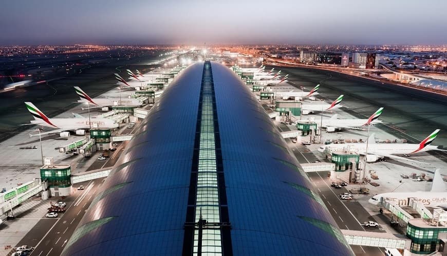 مطارات الإمارات تسجل نحو مليون حركة جوية في قطاع الطيران خلال 2024
