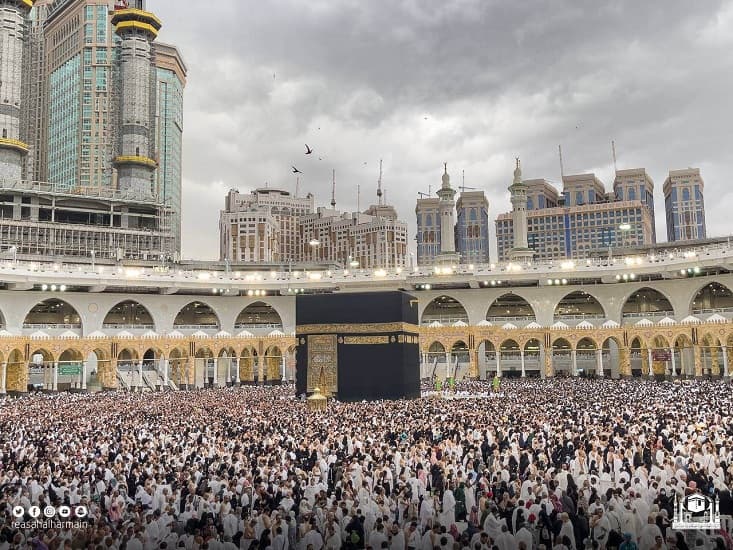 "الحج" السعودية تعلن فتح الحجز لتصاريح عمرة شوال 1444هـ عبر تطبيق "نسك"