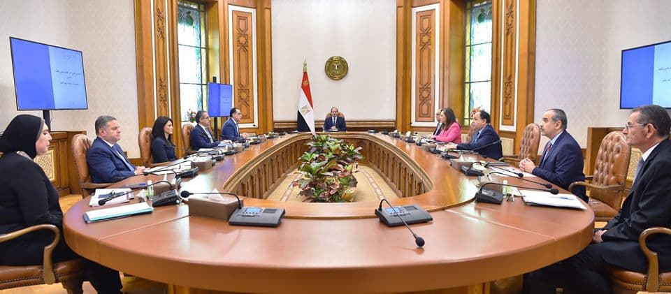 السيسي يوجه بإسقاط الضريبة العقارية على المنشآت السياحية 6 أشهر وإرجاء أي مستحقات 3 شهور