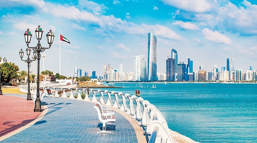 أبوظبي تحدد الطاقة الاستيعابية للفنادق والمراكز التجارية وتغلق دور السينما بدءا من اليوم